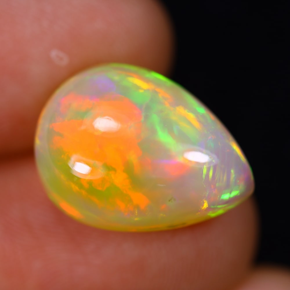 8.13Ct Welo Opal Polished - Ethiopian Opal: Ksmith Jewels Global Welcome to our auction house, today auction brought to you by Ksmith Jewels Global based in Penang, Malaysia specialize in all kinds of opal and color gemstone both in manufacturi