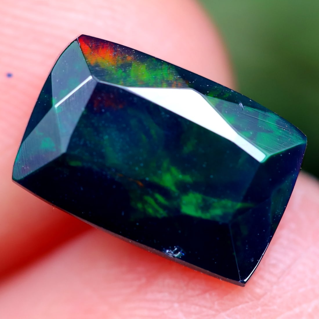 1.41Ct Natural Ethiopian Smoked Faceted Welo Opal: Ksmith Jewels Global Welcome to our auction house, today auction brought to you by Ksmith Jewels Global based in Penang, Malaysia specialize in all kinds of opal and color gemstone both in manufacturi