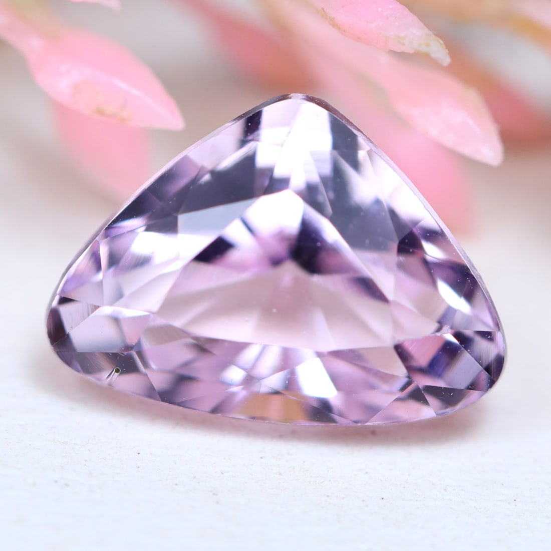 VVS Kunzite 3.74Ct Natural Brazil Pink Kunzite - Trilliant Cut Gemstone: Ksmith Jewels Global Welcome to our auction house, today auction brought to you by Ksmith Jewels Global based in Penang, Malaysia specialize in all kinds of opal and color gemstone both in manufacturi