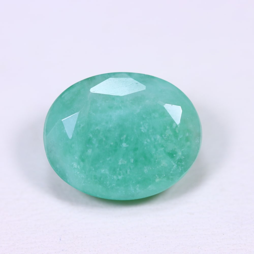 6.35Ct Brazilian Sakota Emerald - Natural Emerald: Ksmith Jewels Global Welcome to our auction house, today auction brought to you by Ksmith Jewels Global based in Penang, Malaysia specialize in all kinds of opal and color gemstone both in manufacturi