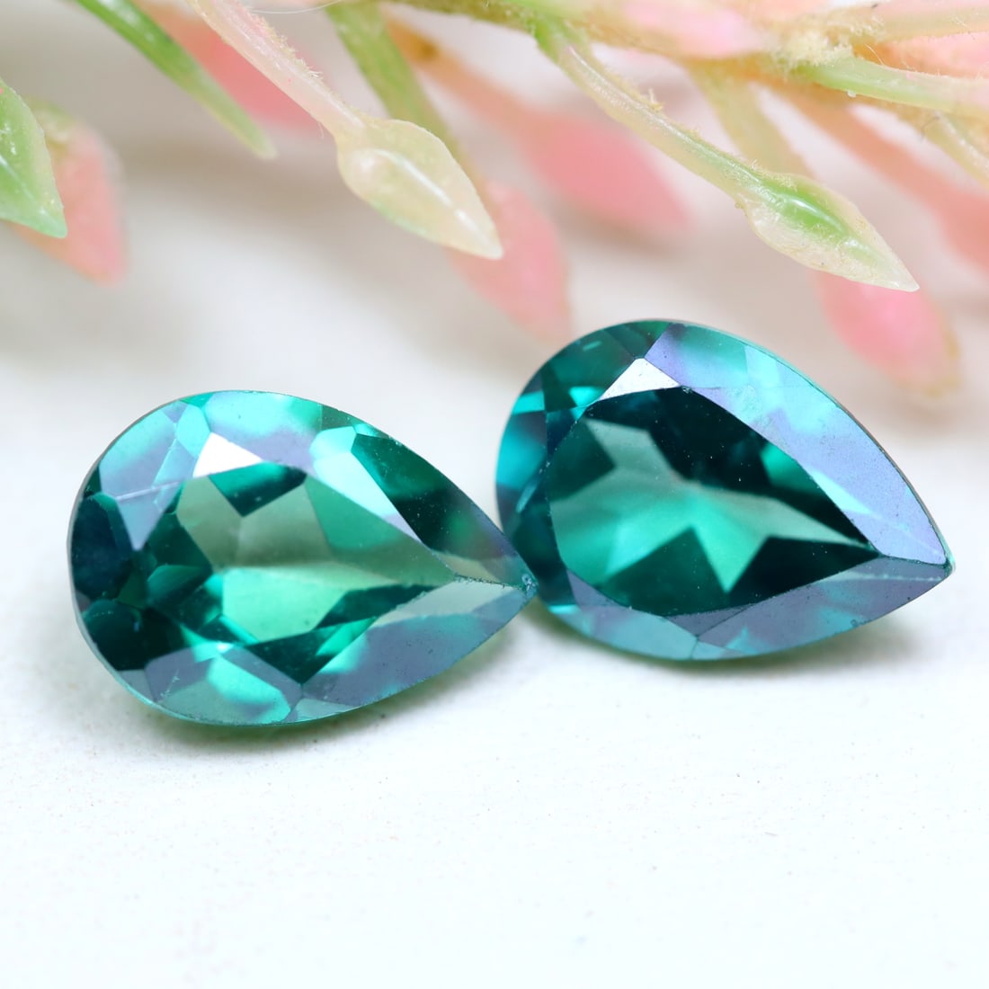 4.40cts Natural Apple Green Mystics Topaz Gemstone - Brazil Topaz - Pear Gemstone: Ksmith Jewels Global Welcome to our auction house, today auction brought to you by Ksmith Jewels Global based in Penang, Malaysia specialize in all kinds of opal and color gemstone both in manufacturi