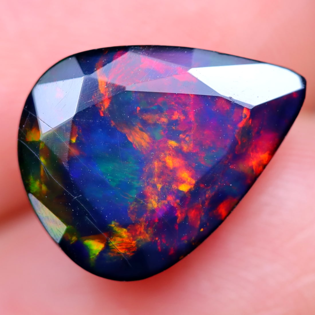 2.80Ct Natural Flashy Rainbow Ethiopian Smoked Welo Opal: Ksmith Jewels Global Welcome to our auction house, today auction brought to you by Ksmith Jewels Global based in Penang, Malaysia specialize in all kinds of opal and color gemstone both in manufacturi