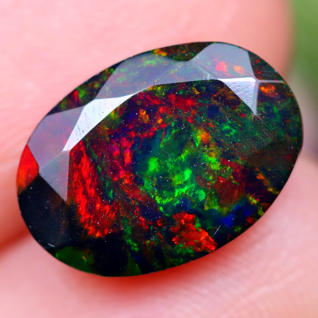 2.25Ct Natural Flashy Rainbow Ethiopian Smoked Welo Opal: Ksmith Jewels Global Welcome to our auction house, today auction brought to you by Ksmith Jewels Global based in Penang, Malaysia specialize in all kinds of opal and color gemstone both in manufacturi
