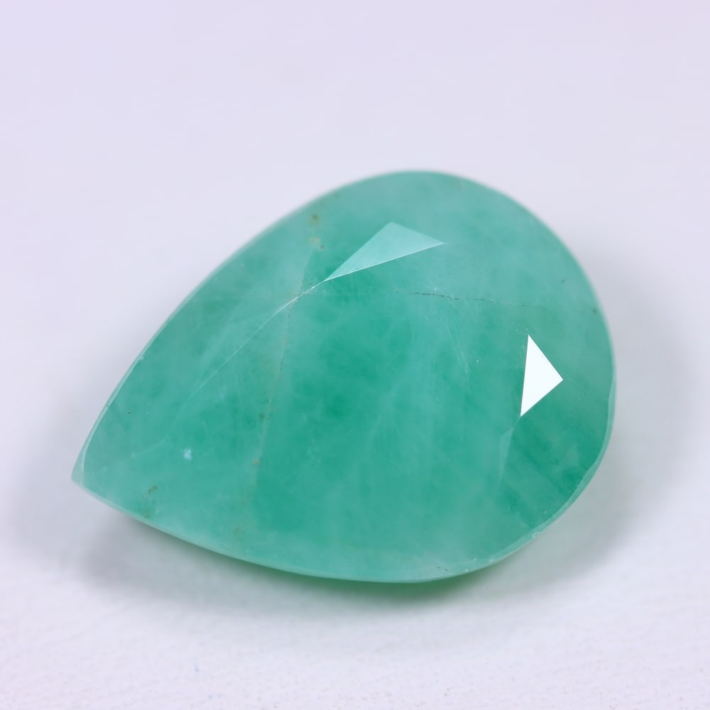 10.24Ct Brazilian Sakota Emerald - Natural Emerald: Ksmith Jewels Global Welcome to our auction house, today auction brought to you by Ksmith Jewels Global based in Penang, Malaysia specialize in all kinds of opal and color gemstone both in manufacturi