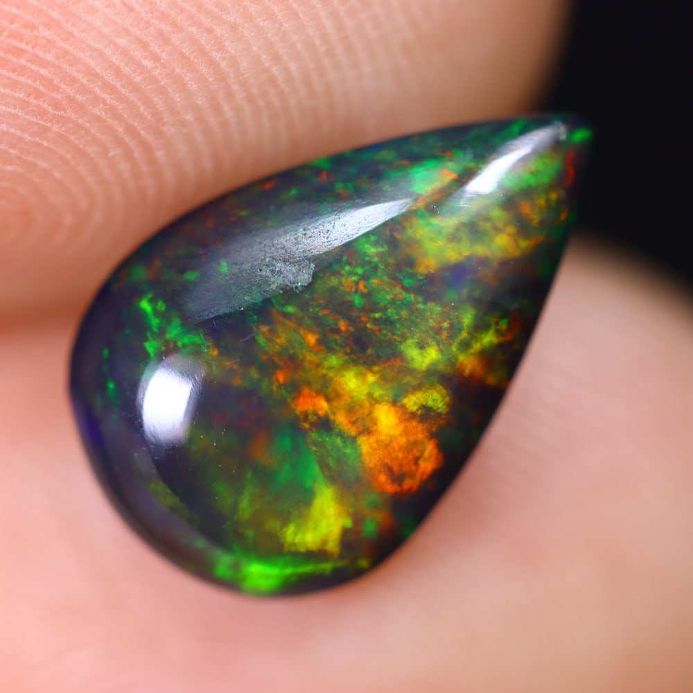 2.31Ct Welo Black Opal Polished - Ethiopian Opal: Ksmith Jewels Global Welcome to our auction house, today auction brought to you by Ksmith Jewels Global based in Penang, Malaysia specialize in all kinds of opal and color gemstone both in manufacturi