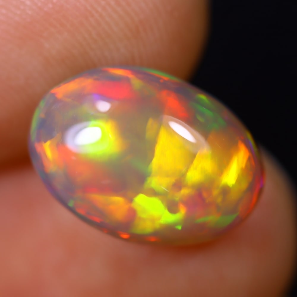 3.49Ct Welo Opal Polished - Ethiopian Opal - Oval Cabochon: Ksmith Jewels Global Welcome to our auction house, today auction brought to you by Ksmith Jewels Global based in Penang, Malaysia specialize in all kinds of opal and color gemstone both in manufacturi