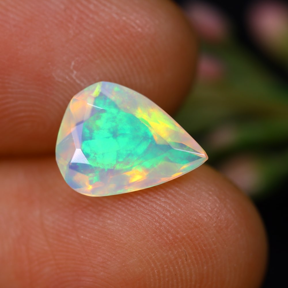 1.80Ct Welo Opal - Ethiopian Opal - Pear Faceted: Ksmith Jewels Global Welcome to our auction house, today auction brought to you by Ksmith Jewels Global based in Penang, Malaysia specialize in all kinds of opal and color gemstone both in manufacturi