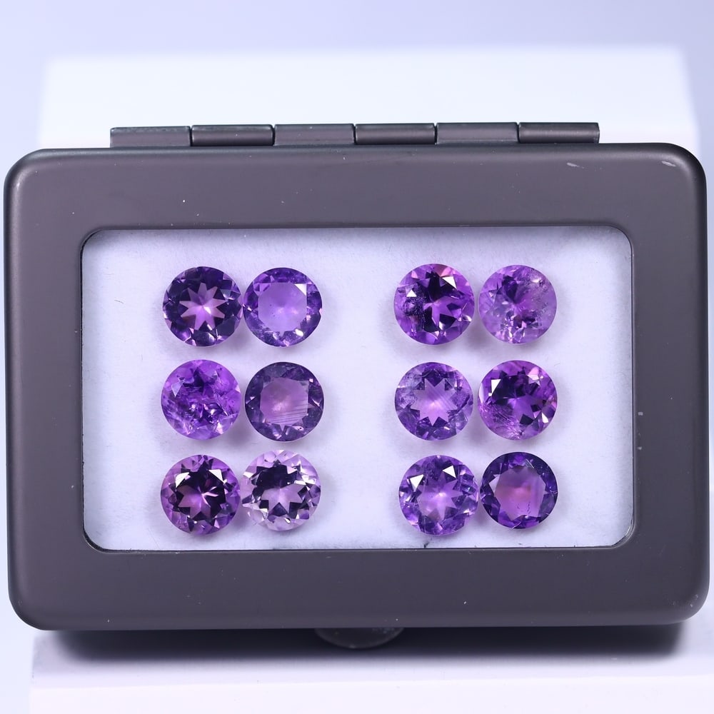 28.96Ct Amethyst Set - Polished Faceted: Ksmith Jewels Global Welcome to our auction house, today auction brought to you by Ksmith Jewels Global based in Penang, Malaysia specialize in all kinds of opal and color gemstone both in manufacturi