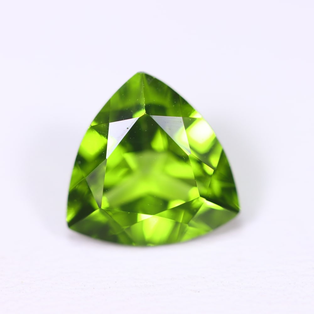 3.78Ct Peridot Lot - Polished Faceted - Triangle Faceted: Ksmith Jewels Global Welcome to our auction house, today auction brought to you by Ksmith Jewels Global based in Penang, Malaysia specialize in all kinds of opal and color gemstone both in manufacturi