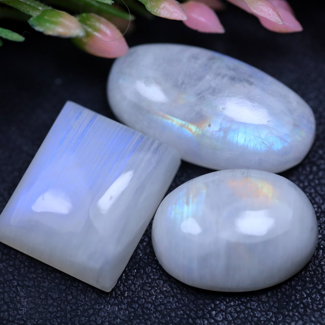 Moonstone 35.65Ct Natural 2 PCS Ranbow Moonstone Cabochon: Ksmith Jewels Global Welcome to our auction house, today auction brought to you by Ksmith Jewels Global based in Penang, Malaysia specialize in all kinds of opal and color gemstone both in manufacturi