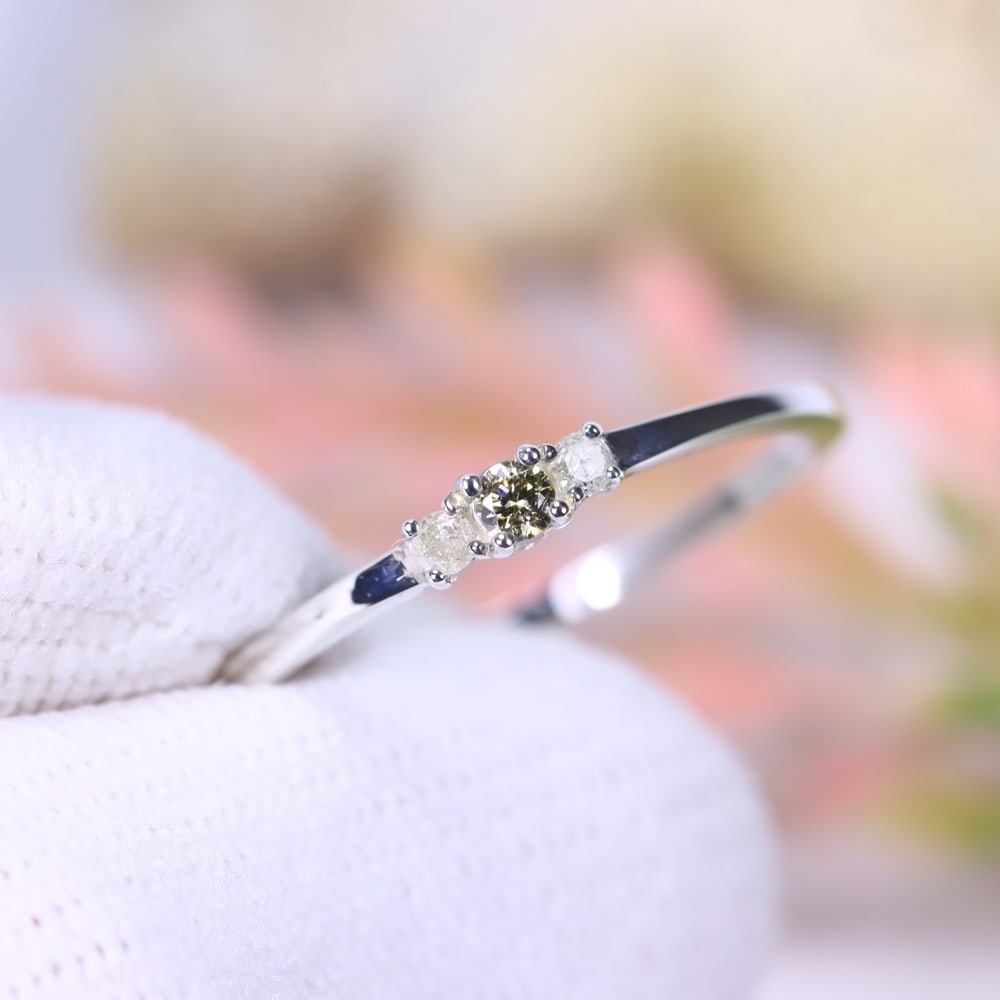 0.94g Natural Diamond Sterling Silver 925 Ring - Size US 6.25: Ksmith Jewels Global Welcome to our auction house, today auction brought to you by Ksmith Jewels Global based in Penang, Malaysia specialize in all kinds of opal, diamond and color gemstone both in ma