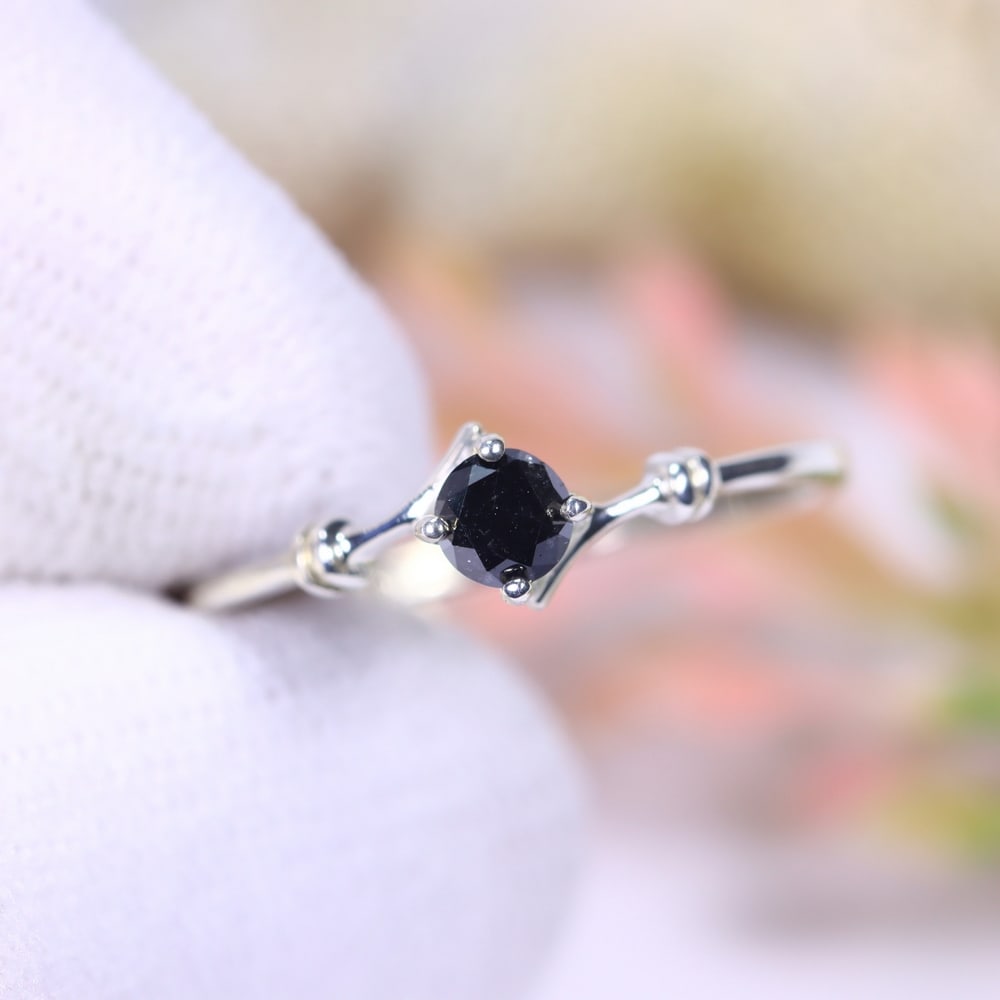 0.96g Natural Diamond Sterling Silver 925 Ring - Size US 6.25: Ksmith Jewels Global Welcome to our auction house, today auction brought to you by Ksmith Jewels Global based in Penang, Malaysia specialize in all kinds of opal, diamond and color gemstone both in ma