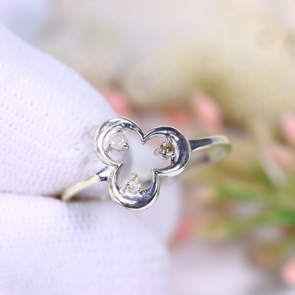 1.92g Natural Diamond Sterling Silver 925 Ring - Size US 6 - Total Diamond 0.07ct: Ksmith Jewels Global Welcome to our auction house, today auction brought to you by Ksmith Jewels Global based in Penang, Malaysia specialize in all kinds of opal, diamond and color gemstone both in ma