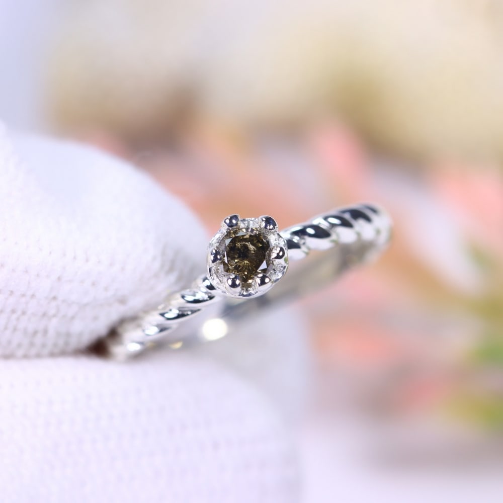 1.02g Natural Diamond Sterling Silver 925 Ring - Size US 4 - Total Diamond 0.11ct: Ksmith Jewels Global Welcome to our auction house, today auction brought to you by Ksmith Jewels Global based in Penang, Malaysia specialize in all kinds of opal, diamond and color gemstone both in ma