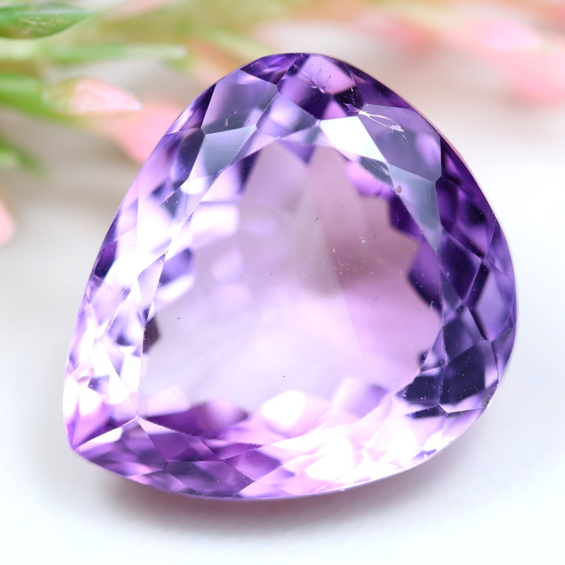 Amethyst 21.98Ct Natural Purple Amethyst Pear Cut: Ksmith Jewels Global Welcome to our auction house, today auction brought to you by Ksmith Jewels Global based in Penang, Malaysia specialize in all kinds of opal and color gemstone both in manufacturi