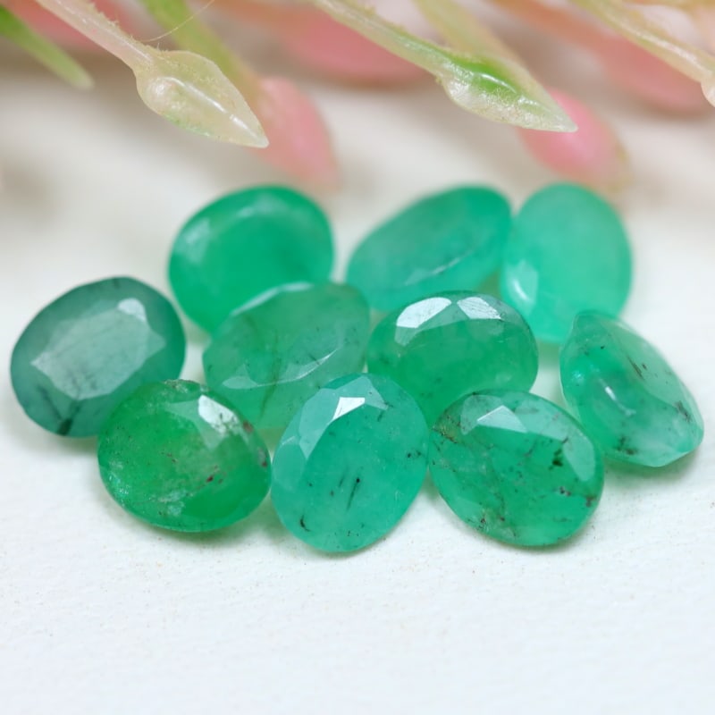 Emerald 3.68Ct Natural Zambia Green Emerald Lot: Ksmith Jewels Global Welcome to our auction house, today auction brought to you by Ksmith Jewels Global based in Penang, Malaysia specialize in all kinds of opal and color gemstone both in manufacturi