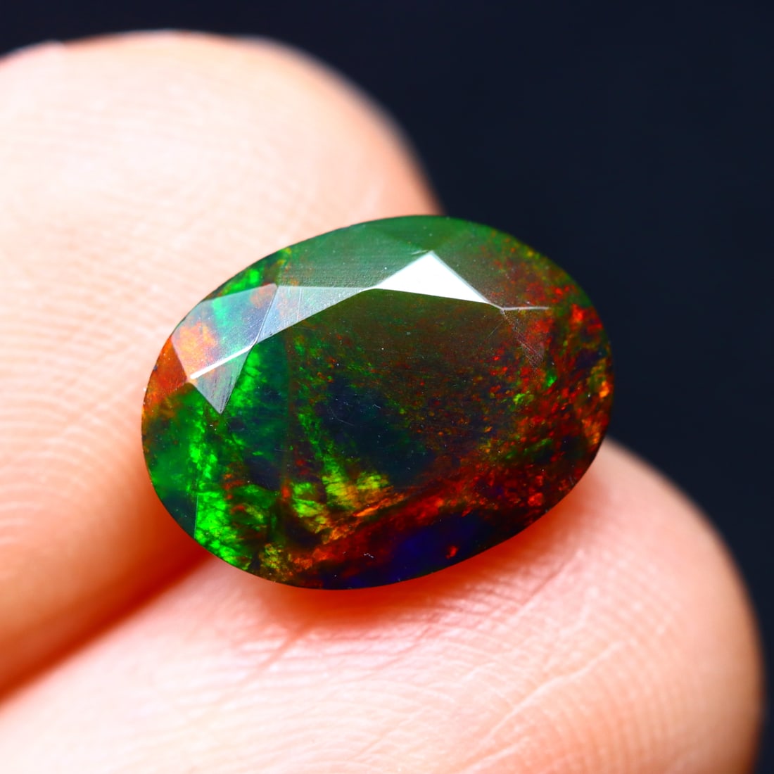1.35Ct Natural Flashy Rainbow Ethiopian Smoked Facted Welo Opal: Ksmith Jewels Global Welcome to our auction house, today auction brought to you by Ksmith Jewels Global based in Penang, Malaysia specialize in all kinds of opal and color gemstone both in manufacturi