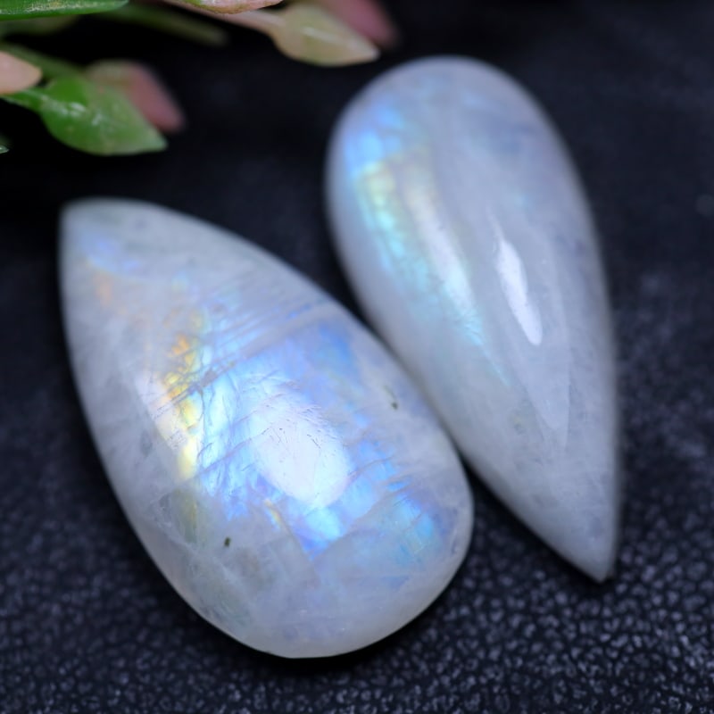 Moonstone 23.04Ct Natural 2 PCS Ranbow Moonstone Cabochon: Ksmith Jewels Global Welcome to our auction house, today auction brought to you by Ksmith Jewels Global based in Penang, Malaysia specialize in all kinds of opal and color gemstone both in manufacturi