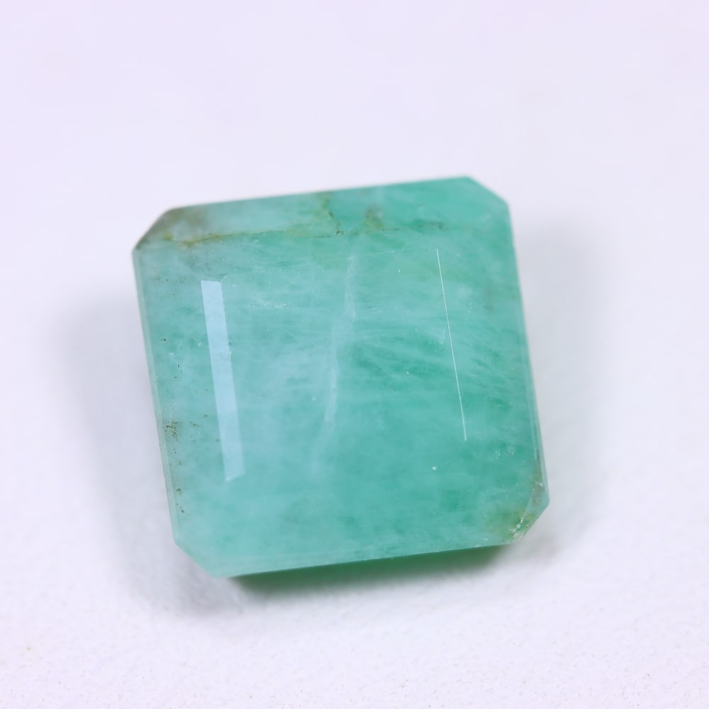 5.48Ct Brazilian Sakota Emerald - Natural Emerald: Ksmith Jewels Global Welcome to our auction house, today auction brought to you by Ksmith Jewels Global based in Penang, Malaysia specialize in all kinds of opal and color gemstone both in manufacturi