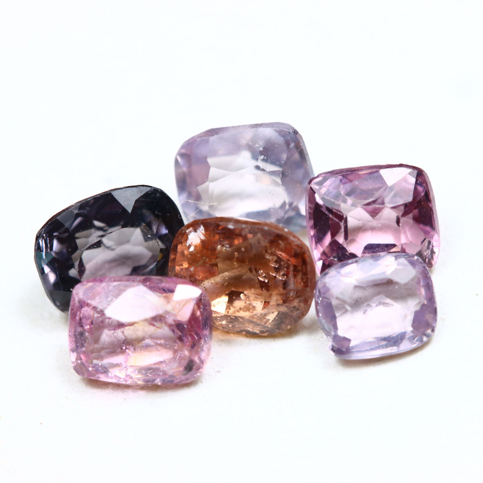 3.27Ct Natural Multi Color Cushion Burmese Spinel in Lot: Ksmith Jewels Global Welcome to our auction house, today auction brought to you by Ksmith Jewels Global based in Penang, Malaysia specialize in all kinds of opal and color gemstone both in manufacturi