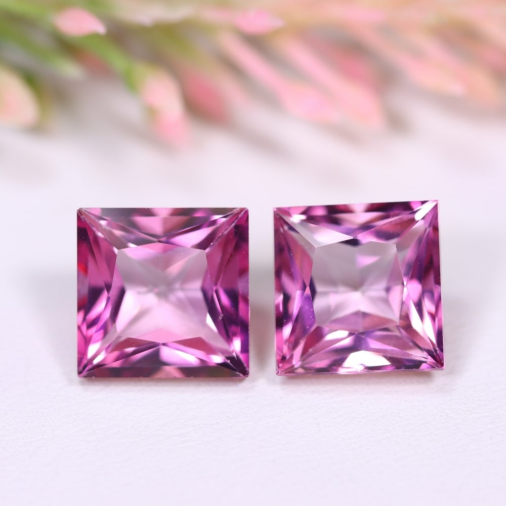 14.00Ct Pink Topaz Pair - Polished Faceted: Ksmith Jewels Global Welcome to our auction house, today auction brought to you by Ksmith Jewels Global based in Penang, Malaysia specialize in all kinds of opal and color gemstone both in manufacturi