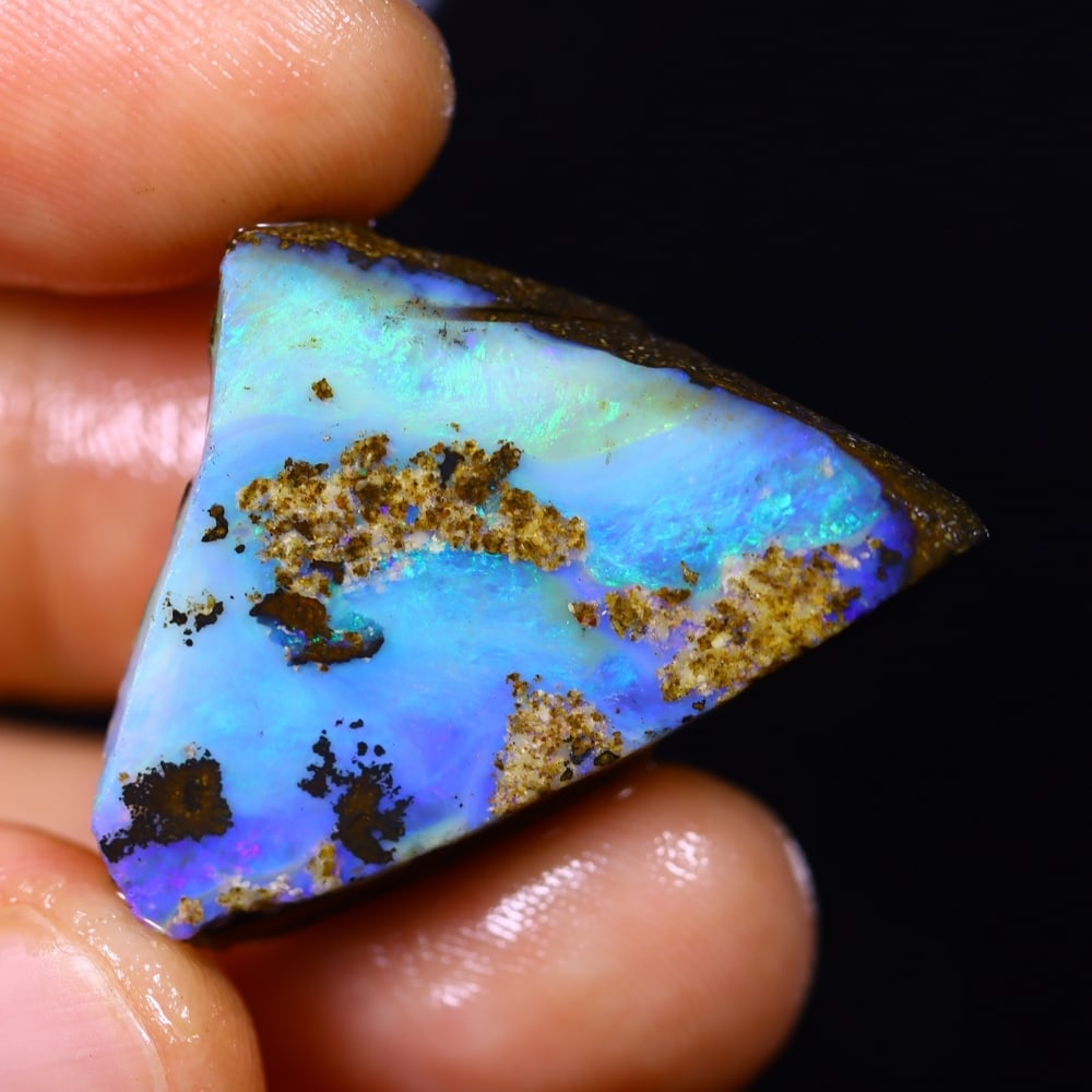 26Ct Winton Boulder Rough Opal - Australian Opal - Freeform Rough: Ksmith Jewels Global Welcome to our auction house, today auction brought to you by Ksmith Jewels Global based in Penang, Malaysia specialize in all kinds of opal and color gemstone both in manufacturi