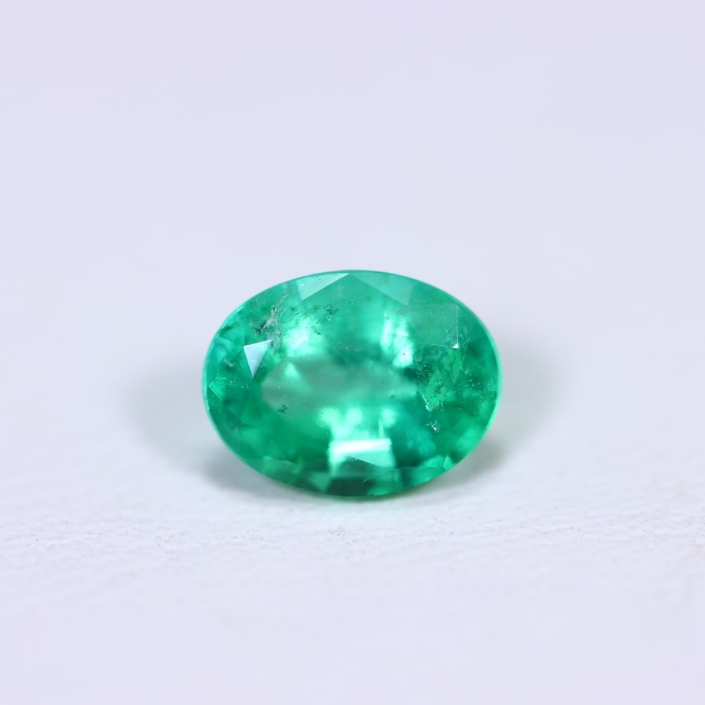 1.00Ct Zambian Emerald - Polished Faceted - Oval Faceted: Ksmith Jewels Global Welcome to our auction house, today auction brought to you by Ksmith Jewels Global based in Penang, Malaysia specialize in all kinds of opal and color gemstone both in manufacturi
