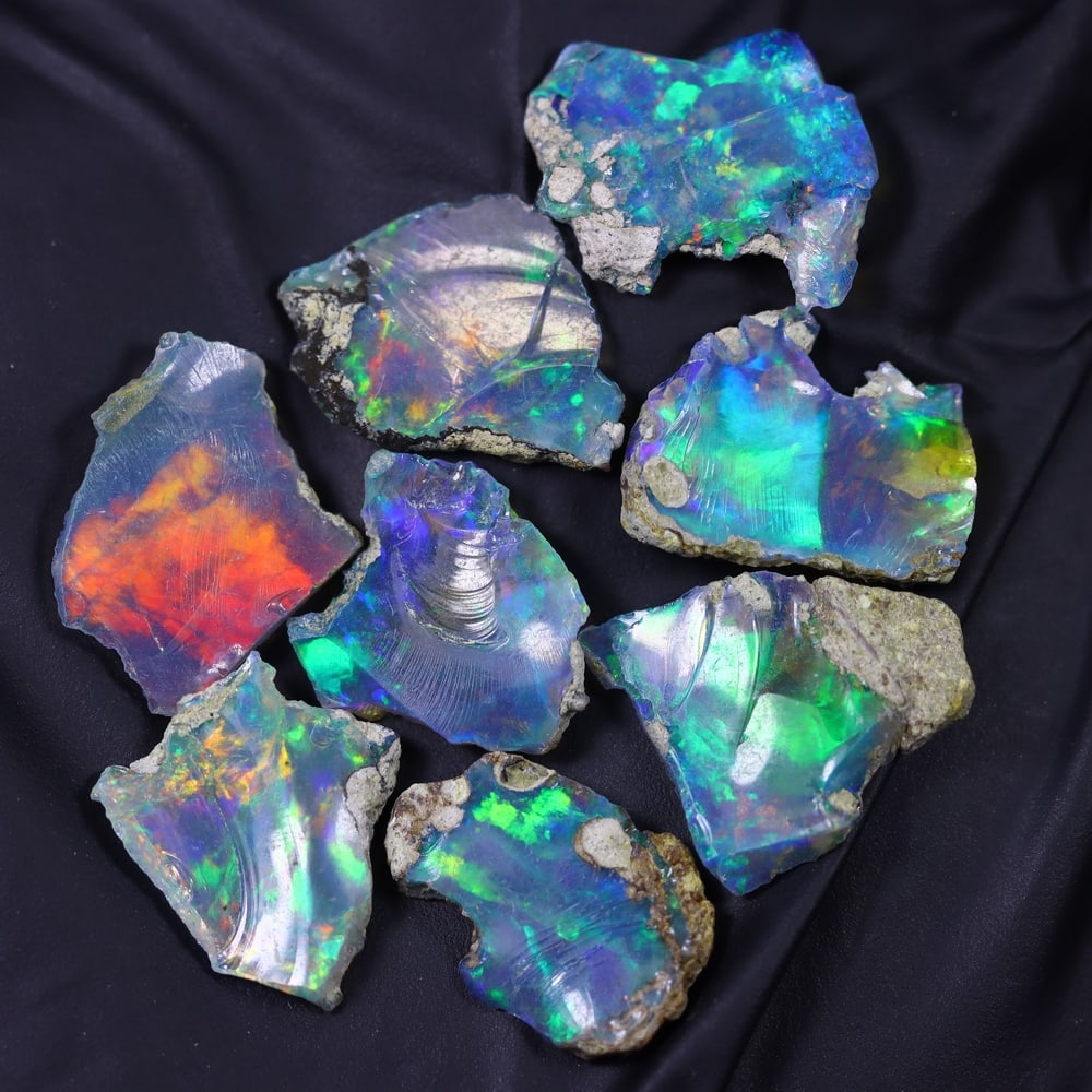 12.4Ct Opal Chip of Rough - Ethiopian Opal: Ksmith Jewels Global Welcome to our auction house, today auction brought to you by Ksmith Jewels Global based in Penang, Malaysia specialize in all kinds of opal and color gemstone both in manufacturi