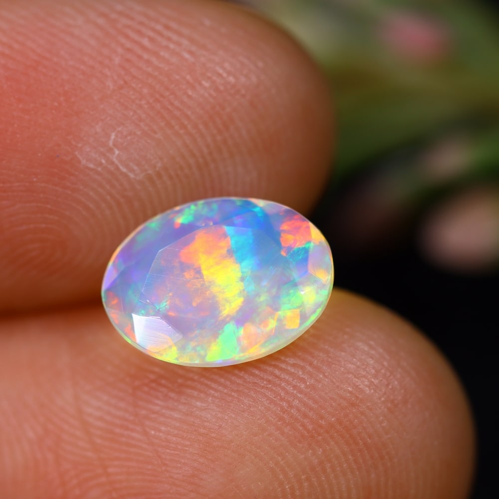 1.24Ct Welo Opal - Ethiopian Opal - Oval Faceted: Ksmith Jewels Global Welcome to our auction house, today auction brought to you by Ksmith Jewels Global based in Penang, Malaysia specialize in all kinds of opal and color gemstone both in manufacturi
