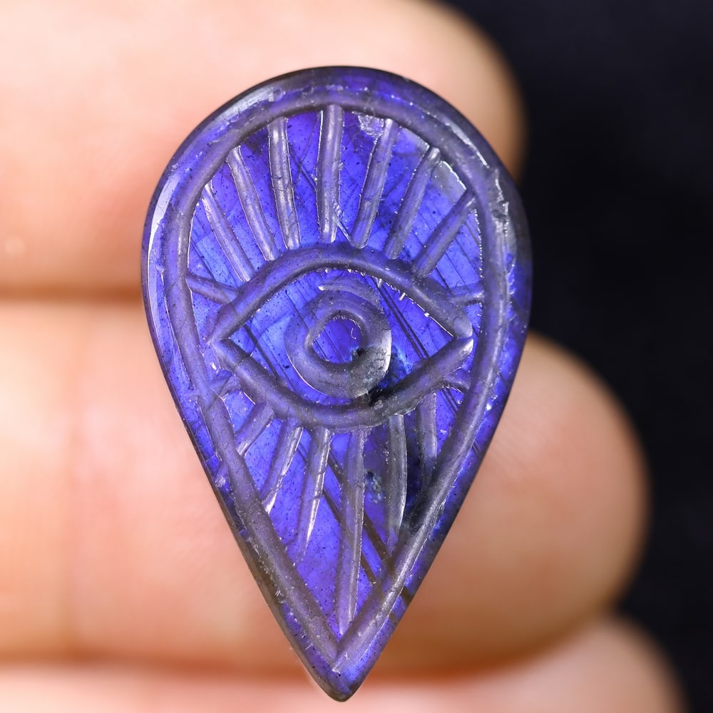 19.01cts Labradorite Evil Eye - Carving (1 of 3)
