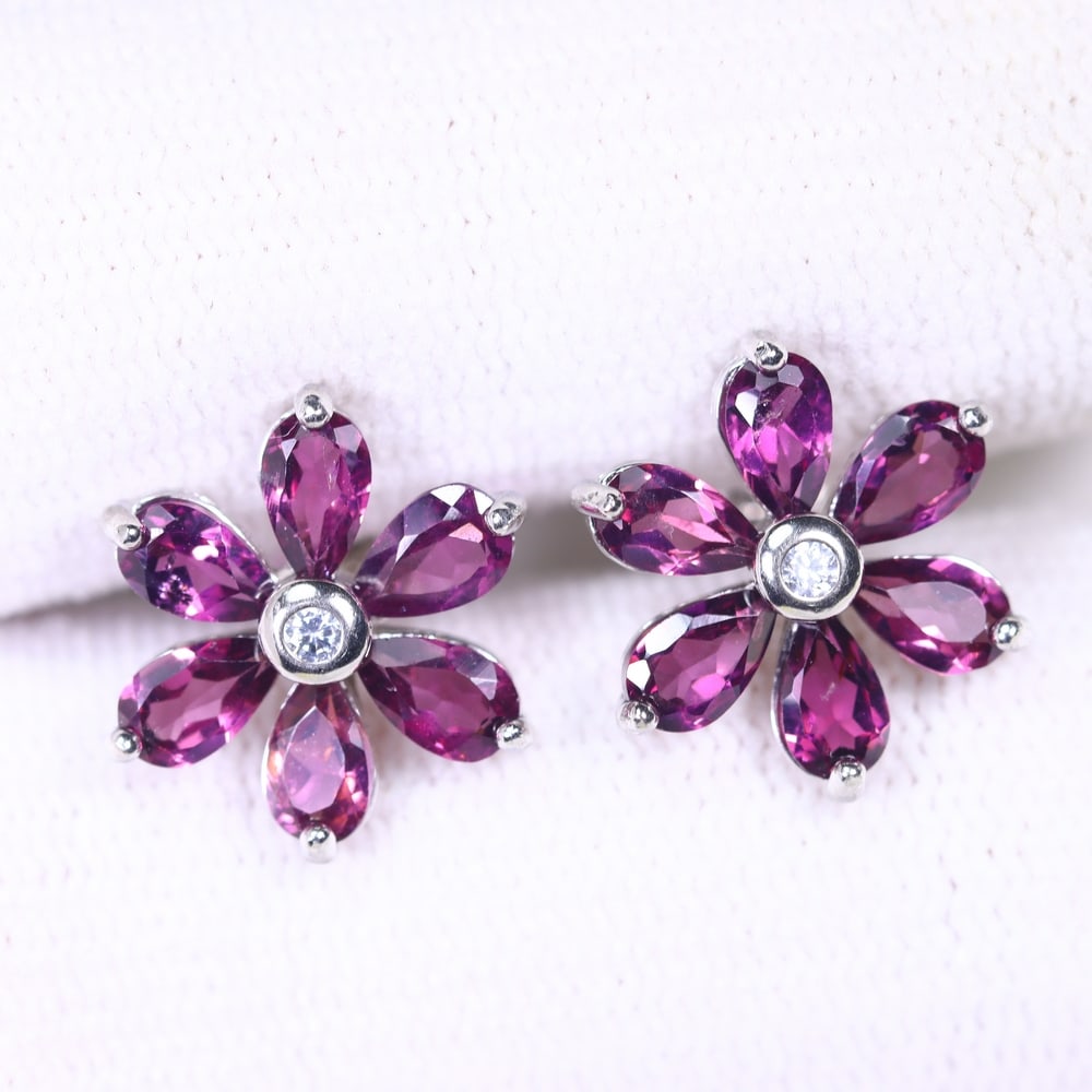 Rhodolite Garnet Earrings - 925 Sterling Silver - Plated White Gold: Ksmith Jewels Global Welcome to our auction house, today auction brought to you by Ksmith Jewels Global based in Penang, Malaysia specialize in all kinds of opal and color gemstone both in manufacturi