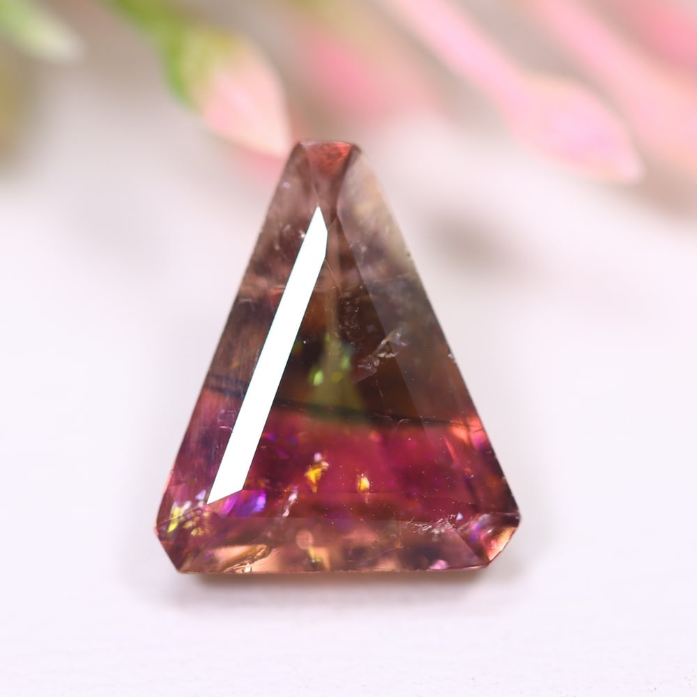 2.81cts Natural Watermelon Tourmaline - Bi-Colour Faceted Cut: Ksmith Jewels Global Welcome to our auction house, today auction brought to you by Ksmith Jewels Global based in Penang, Malaysia specialize in all kinds of opal and color gemstone both in manufacturi