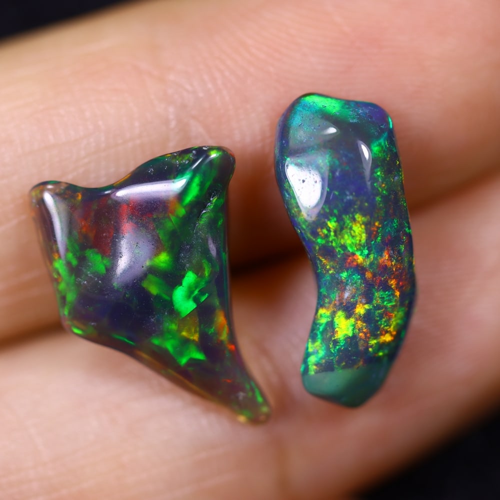 4.56Ct Natural Freeform Black Opal Set - 16x6x5mm - Polished Rough: Ksmith Jewels Global Welcome to our auction house, today auction brought to you by Ksmith Jewels Global based in Penang, Malaysia specialize in all kinds of opal and color gemstone both in manufacturi