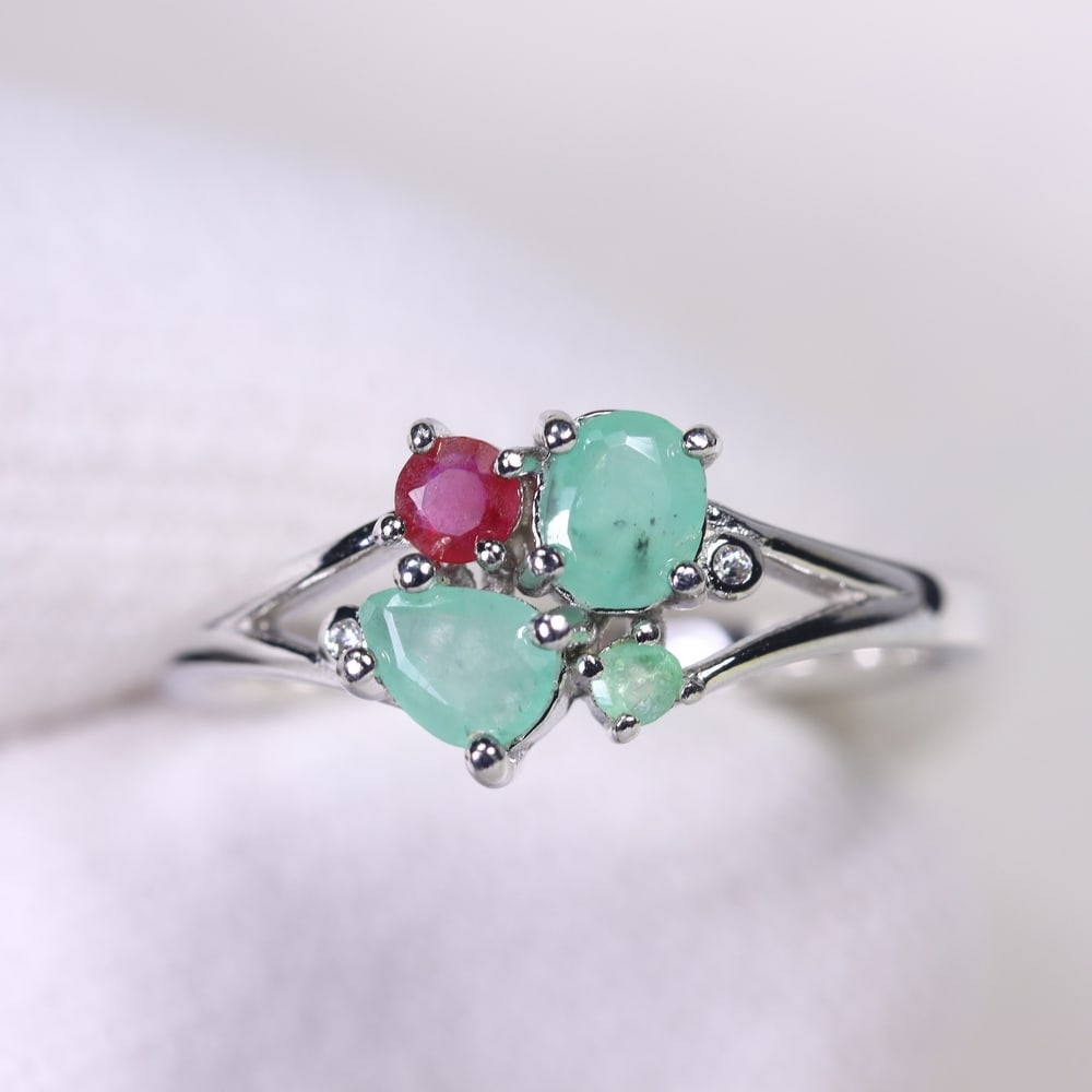 Ring US7.75 Emerald & Ruby - 925 Sterling Silver - Plated 14k White Gold (1 of 4)