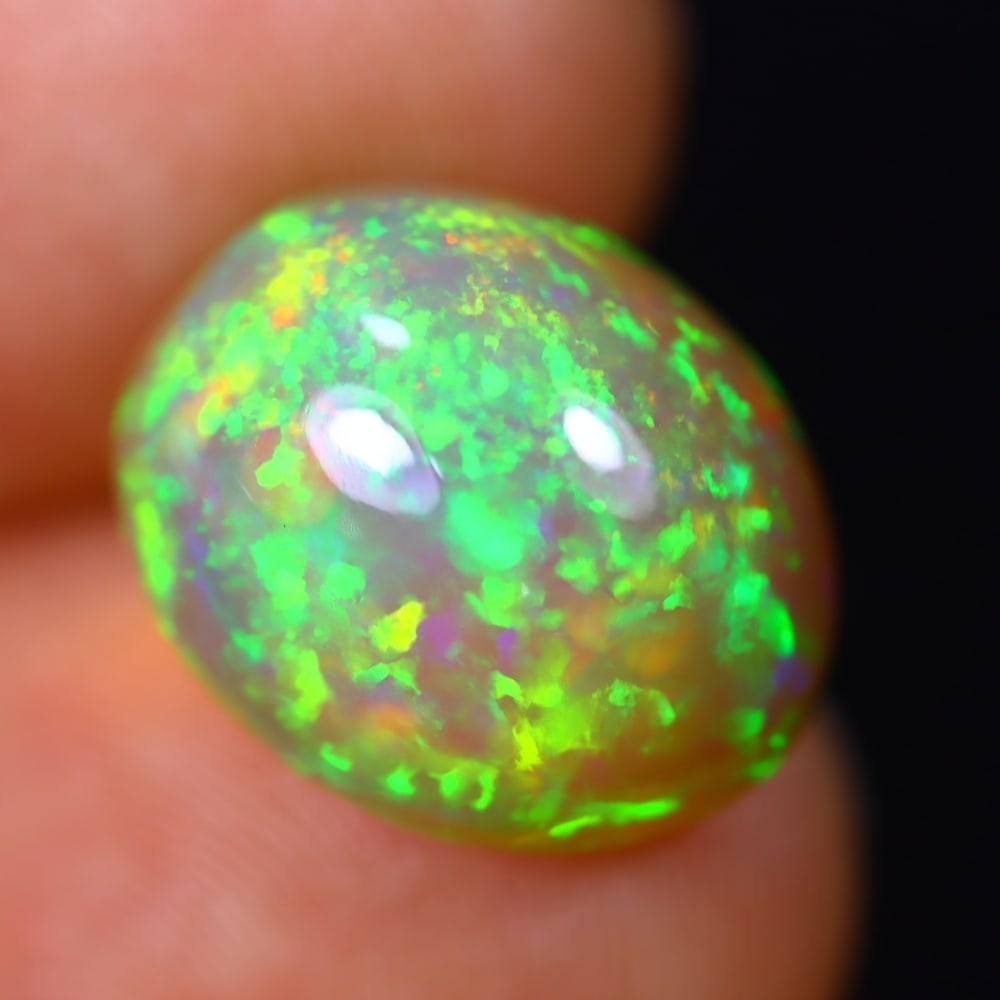 *5.25Ct Welo Opal Polished - Ethiopian Opal - Oval Cabochon: Ksmith Jewels Global Welcome to our auction house, today auction brought to you by Ksmith Jewels Global based in Penang, Malaysia specialize in all kinds of opal and color gemstone both in manufacturi