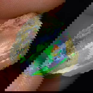 8.5Ct Rough Opal Specimen - Ethiopian Opal - Mineral Rough: Ksmith Jewels Global Welcome to our auction house, today auction brought to you by Ksmith Jewels Global based in Penang, Malaysia specialize in all kinds of opal and color gemstone both in manufacturi