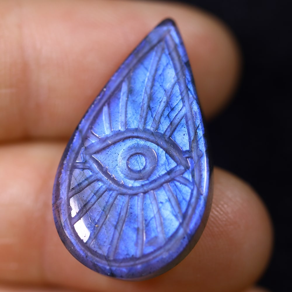 16.26cts Labradorite Evil Eye - Carving: Ksmith Jewels Global Welcome to our auction house, today auction brought to you by Ksmith Jewels Global based in Penang, Malaysia specialize in all kinds of opal and color gemstone both in manufacturi