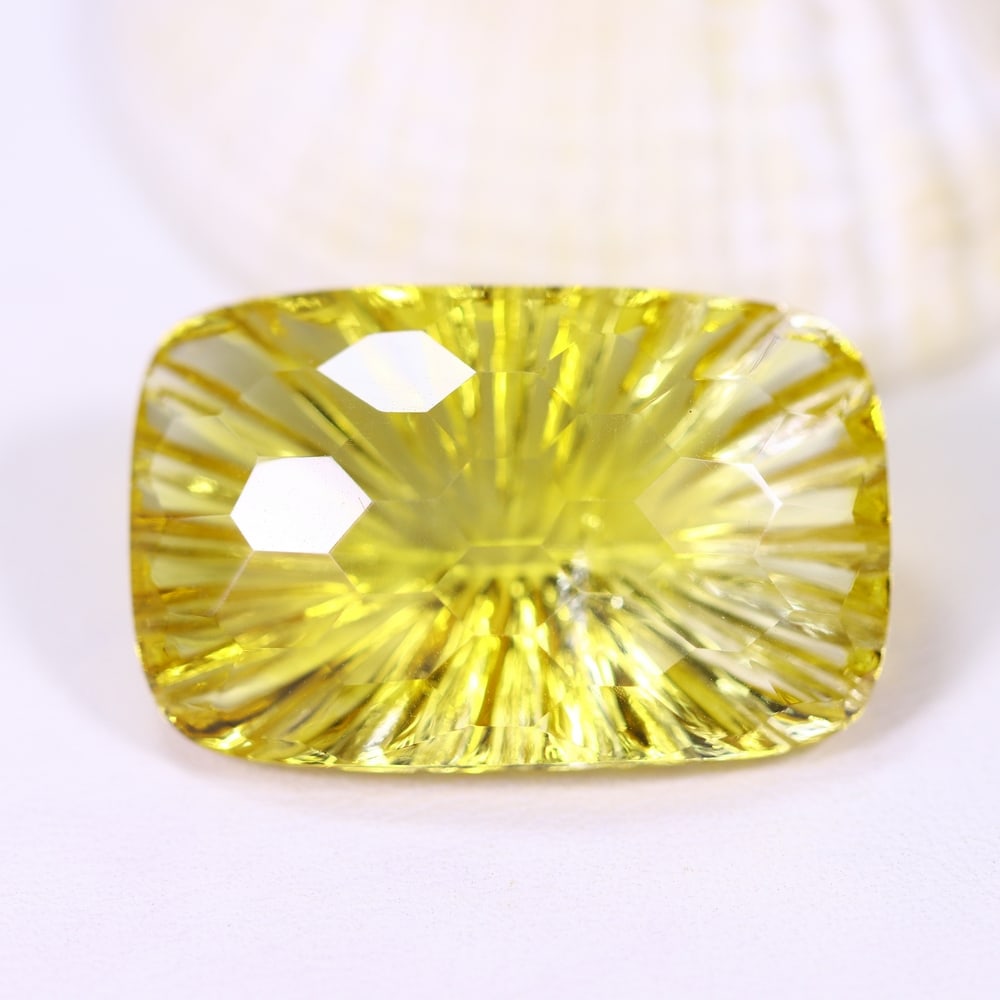 26.65Ct Citrine - Special Cut - Faceted Polished: Ksmith Jewels Global Welcome to our auction house, today auction brought to you by Ksmith Jewels Global based in Penang, Malaysia specialize in all kinds of opal and color gemstone both in manufacturi