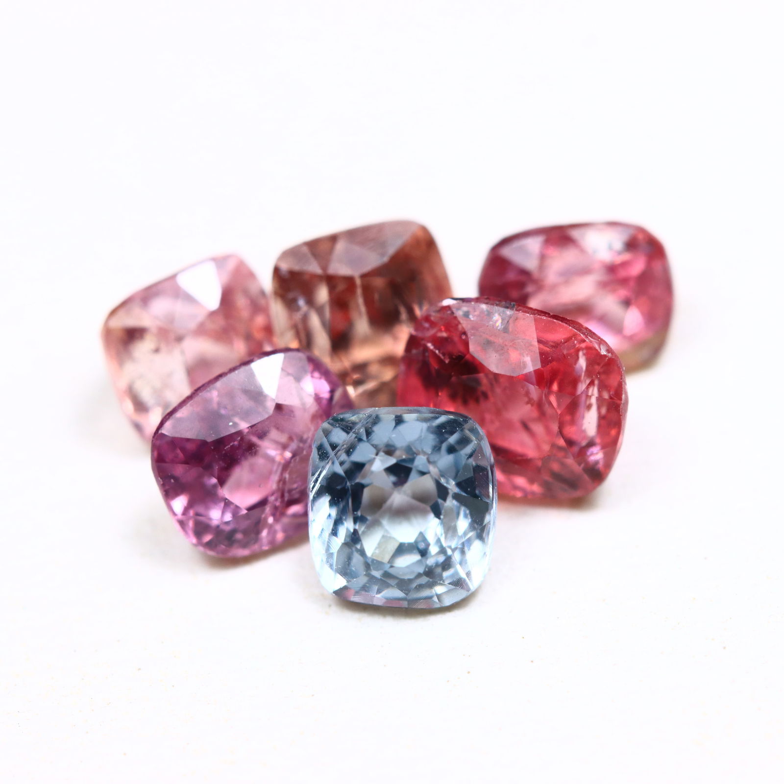 3.07Ct Natural Multi Color Cushion Burmese Spinel in Lot: Ksmith Jewels Global Welcome to our auction house, today auction brought to you by Ksmith Jewels Global based in Penang, Malaysia specialize in all kinds of opal and color gemstone both in manufacturi