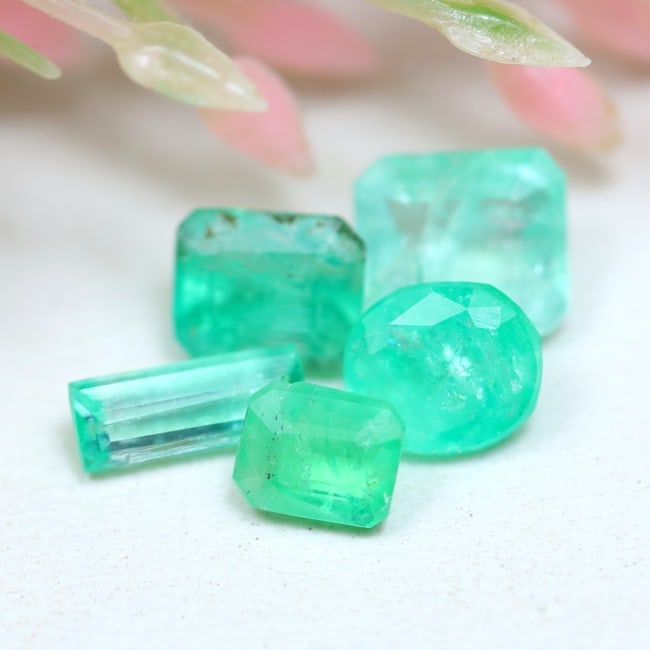 Emerald 2.13Ct Natural Afghanistan Green Emerald Gemstone LOTS (1 of 2)