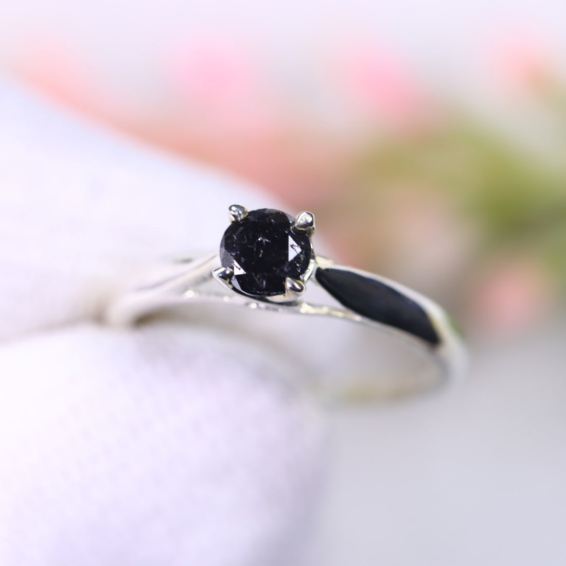 1.08g Natural Diamond Sterling Silver 925 Ring - Size US 3.5 - Total Diamond 0.37ct: Ksmith Jewels Global Welcome to our auction house, today auction brought to you by Ksmith Jewels Global based in Penang, Malaysia specialize in all kinds of opal, diamond and color gemstone both in ma