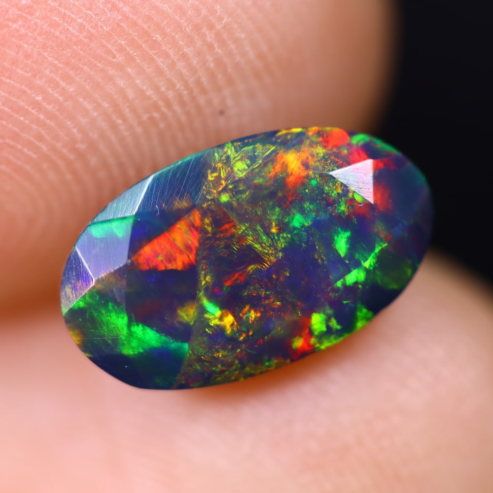 1.41Ct Welo Black Opal Polished - Ethiopian Opal: Ksmith Jewels Global Welcome to our auction house, today auction brought to you by Ksmith Jewels Global based in Penang, Malaysia specialize in all kinds of opal and color gemstone both in manufacturi