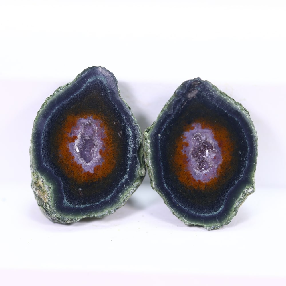 5.33g Mexican Geode Druzy - Mineral Rough: Ksmith Jewels Global Welcome to our auction house, today auction brought to you by Ksmith Jewels Global based in Penang, Malaysia specialize in all kinds of opal and color gemstone both in manufacturi