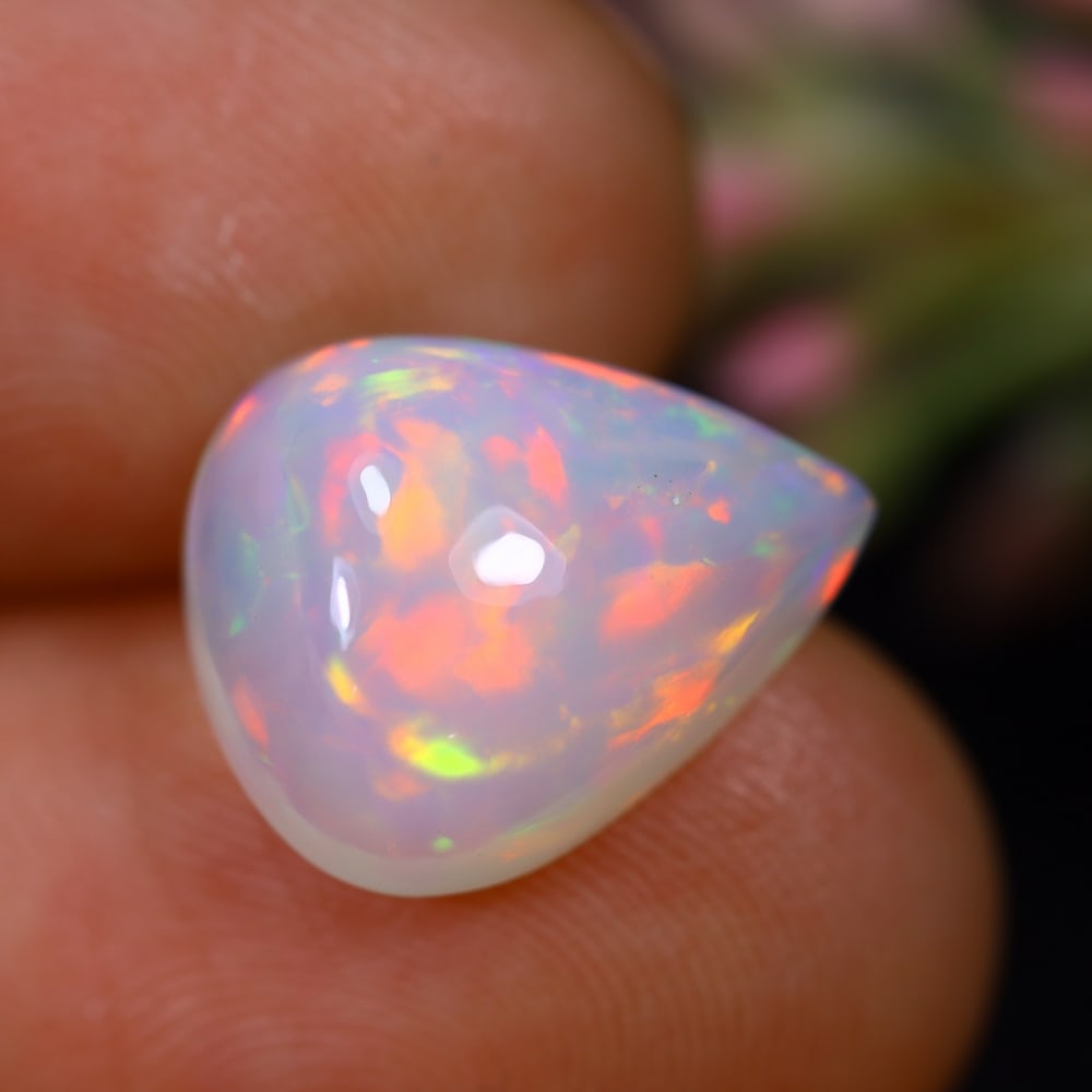 4.45Ct Welo Opal - Ethiopian Opal - Pear Cabochon: Ksmith Jewels Global Welcome to our auction house, today auction brought to you by Ksmith Jewels Global based in Penang, Malaysia specialize in all kinds of opal and color gemstone both in manufacturi