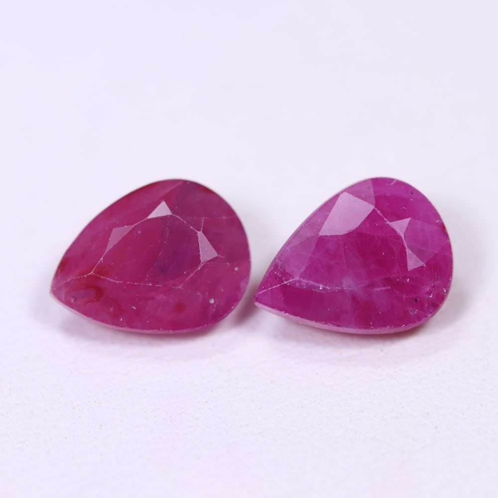 4.00Ct Red Ruby Pair - Polished Faceted: Ksmith Jewels Global Welcome to our auction house, today auction brought to you by Ksmith Jewels Global based in Penang, Malaysia specialize in all kinds of opal and color gemstone both in manufacturi