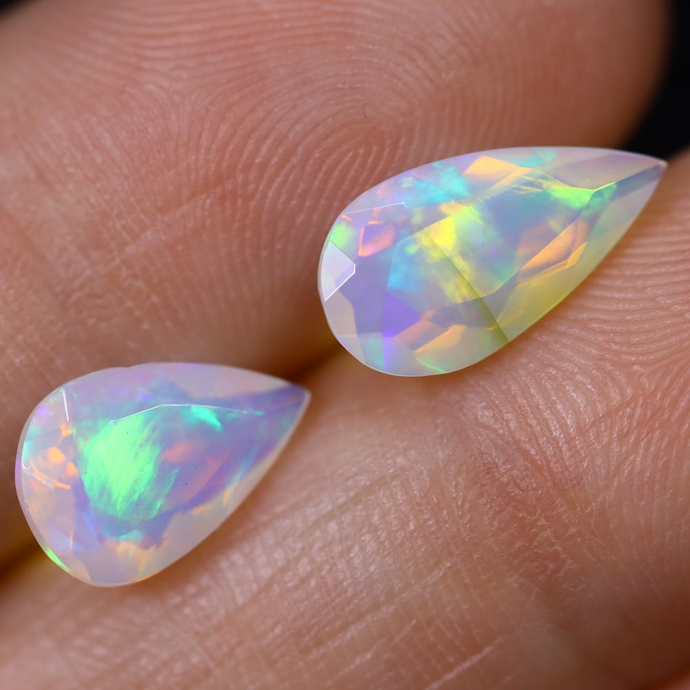 2.30Ct Welo Opal Faceted Set - Ethiopian Opal: Ksmith Jewels Global Welcome to our auction house, today auction brought to you by Ksmith Jewels Global based in Penang, Malaysia specialize in all kinds of opal and color gemstone both in manufacturi