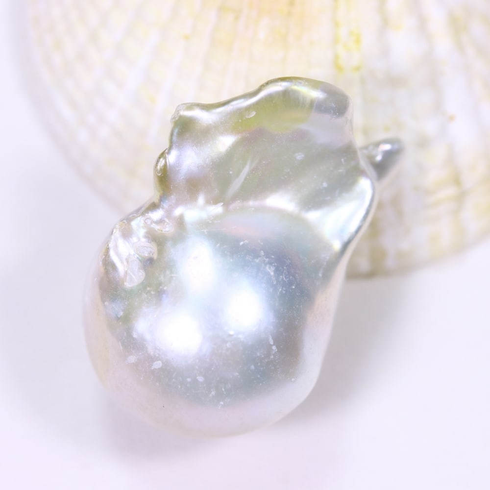 33.58Ct Freshwater Keshi Pearl - No Hole Drill - Approx 24x16x15mm: Ksmith Jewels Global Welcome to our auction house, today auction brought to you by Ksmith Jewels Global based in Penang, Malaysia specialize in all kinds of opal and color gemstone both in manufacturi