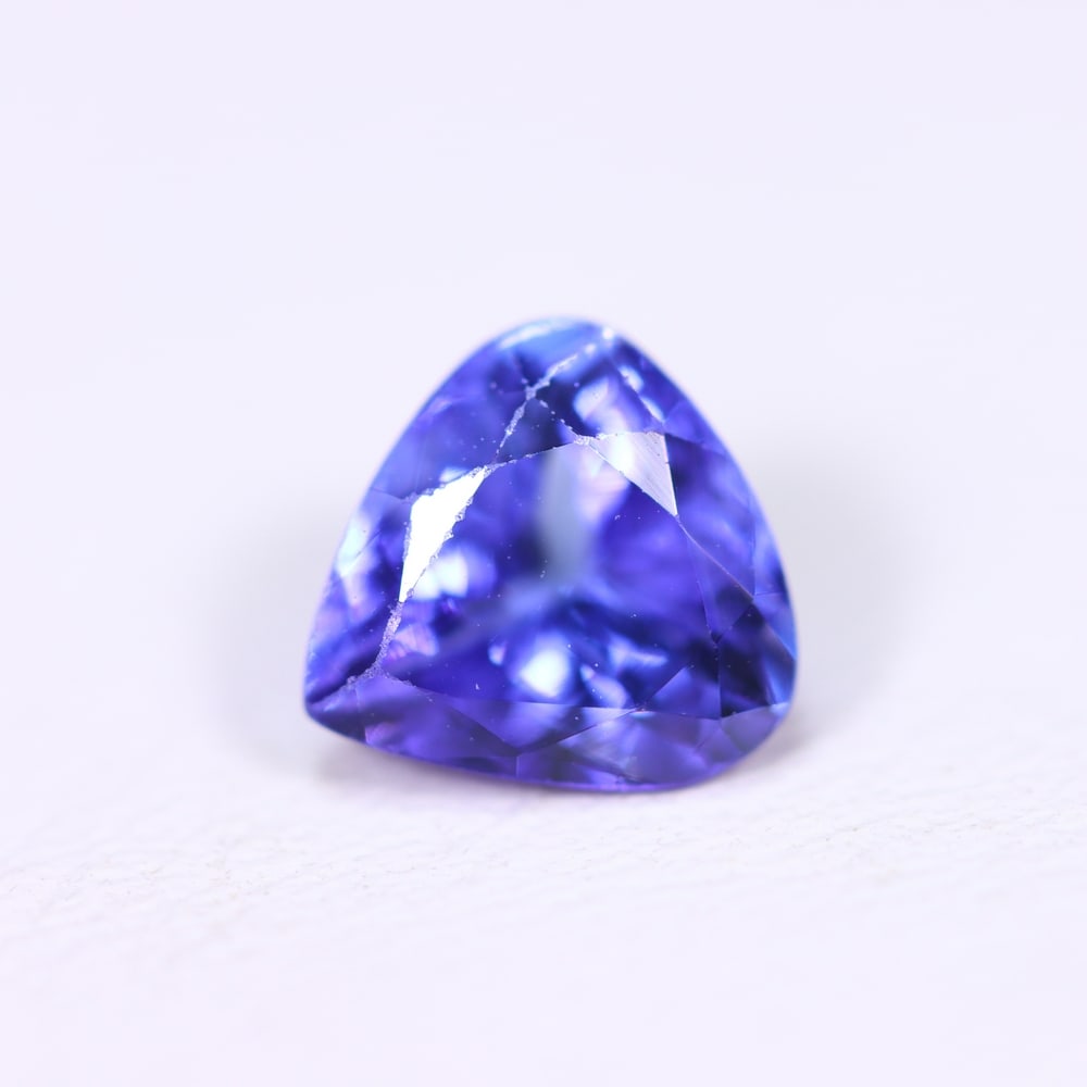 1.26Ct Tanzanite Faceted - Pear Polished: Ksmith Jewels Global Welcome to our auction house, today auction brought to you by Ksmith Jewels Global based in Penang, Malaysia specialize in all kinds of opal and color gemstone both in manufacturi