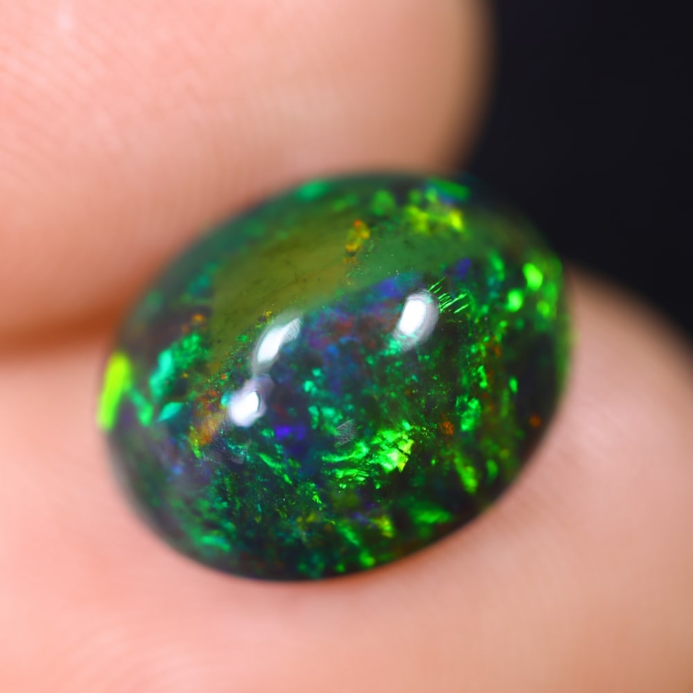 2.58Ct Welo Black Opal Polished - Ethiopian Opal: Ksmith Jewels Global Welcome to our auction house, today auction brought to you by Ksmith Jewels Global based in Penang, Malaysia specialize in all kinds of opal and color gemstone both in manufacturi