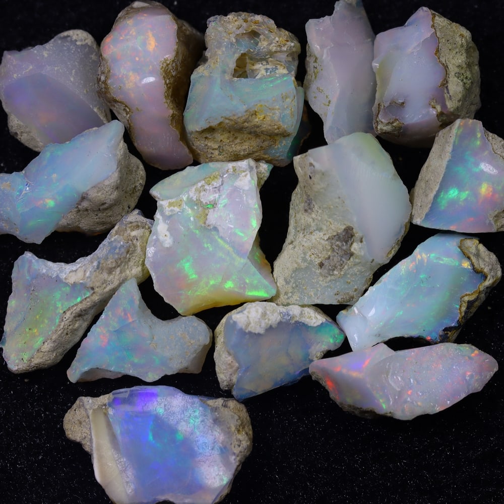 54.0Ct Rough Opal Specimen Lot - Ethiopian Opal - Mineral Rough: Ksmith Jewels Global Welcome to our auction house, today auction brought to you by Ksmith Jewels Global based in Penang, Malaysia specialize in all kinds of opal and color gemstone both in manufacturi